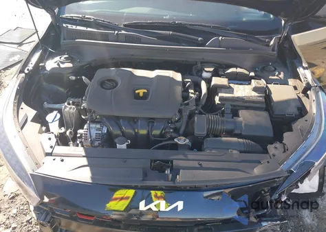 2024 Kia Forte Gt-Line z USA, uszkodzony, nr VIN 3KPF54AD3RE721731